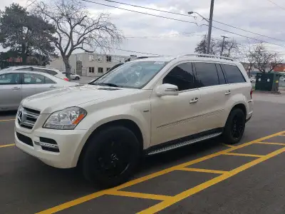 Selling this highly reliable and spacious 2011 Mercedes GL350 BlueTEC. This 7-seater luxury SUV is p...