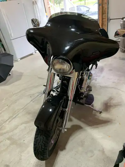 Mint condition 2002 Fat Boy 1350cc Custom seat and additional dual seat with two windshields 26000 k...