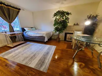 ✨ Bright & Spacious Room for Rent – Main Floor (Male Only) Looking for a clean and responsible male...