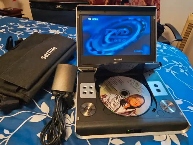 DVD/CD Player Portable Avec Remote Control in General Electronics in City of Montréal - Image 3