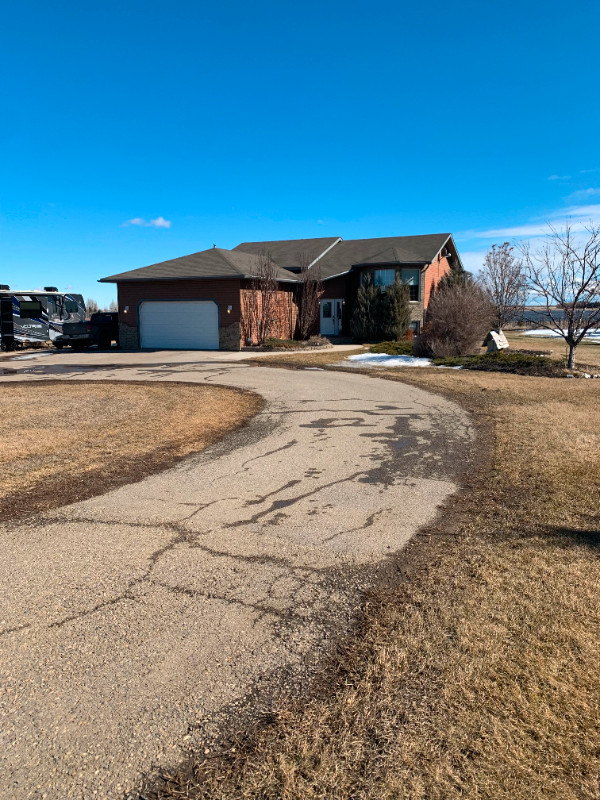 Rare opportunity, acreage and home for sale close to Brooks, AB in Houses for Sale in Medicine Hat