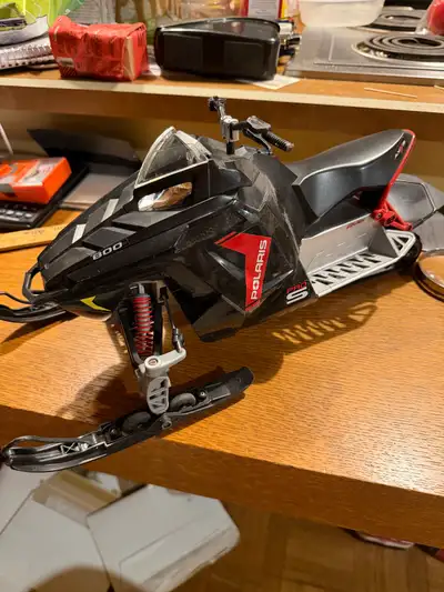 Nice Mint shape but missing the controller and battery box cover— great for replacement/ repair part...