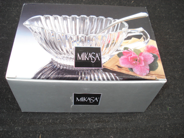 Mikasa crystal gravy boat in Kitchen & Dining Wares in Charlottetown