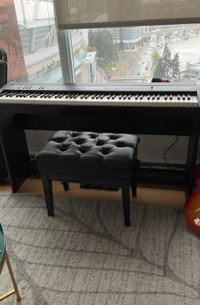 Electric Piano & bench w/storage 