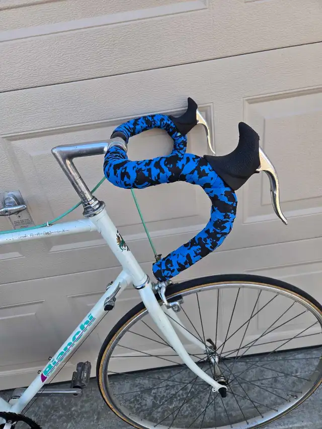 Bianchi Strada LX road bike  in Road in Barrie - Image 8
