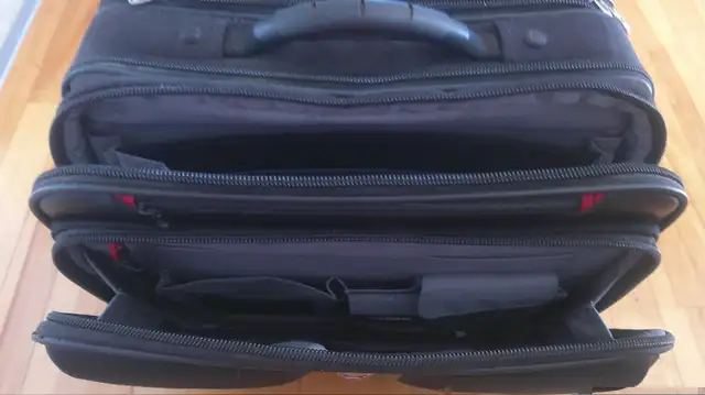 valise ordinateur swiss gear de voyage in Other in West Island - Image 5