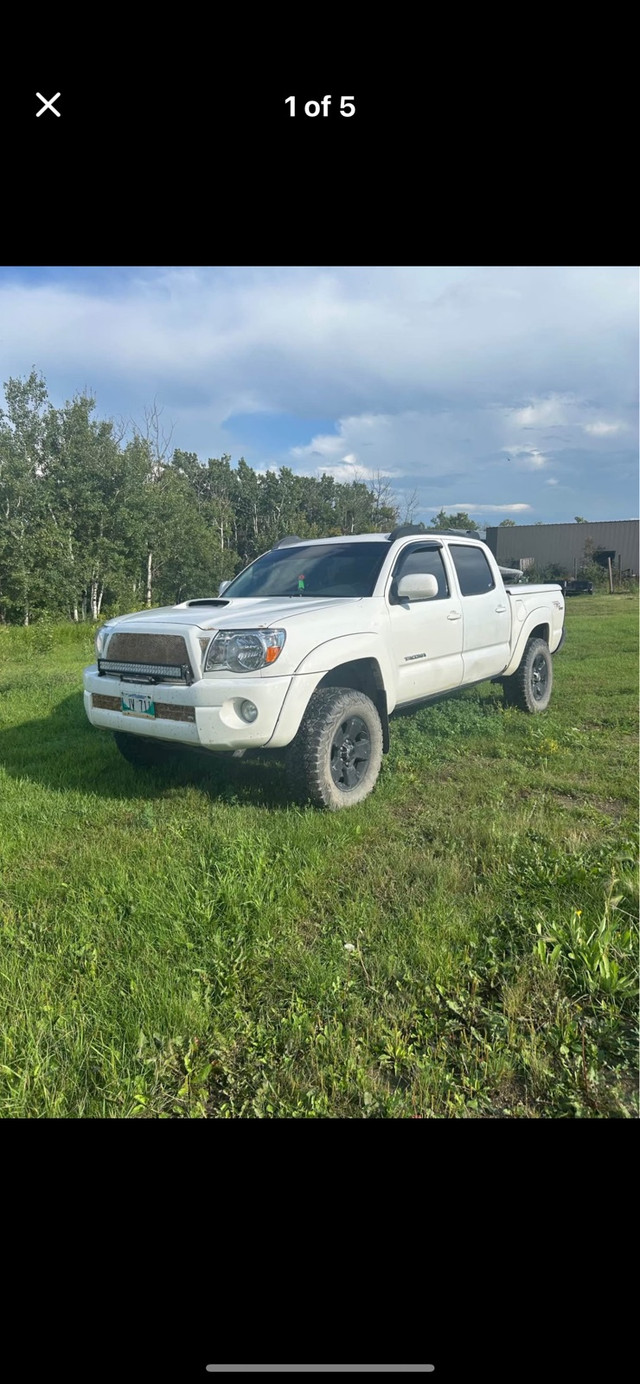 2005 tacoma 6 speed manual in Cars & Trucks in Brandon