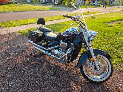 Riding weather is here! Get yourself a comfortable and reliable motorcycle for this season. This mot...