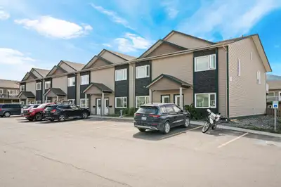 *** OPEN HOUSE *** Thursday, July 3rd, 6-8pm Attention First-Time Buyers!! Enjoy Space & Affordabili...
