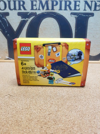 Lego 5004932 Travel Building Suitcase