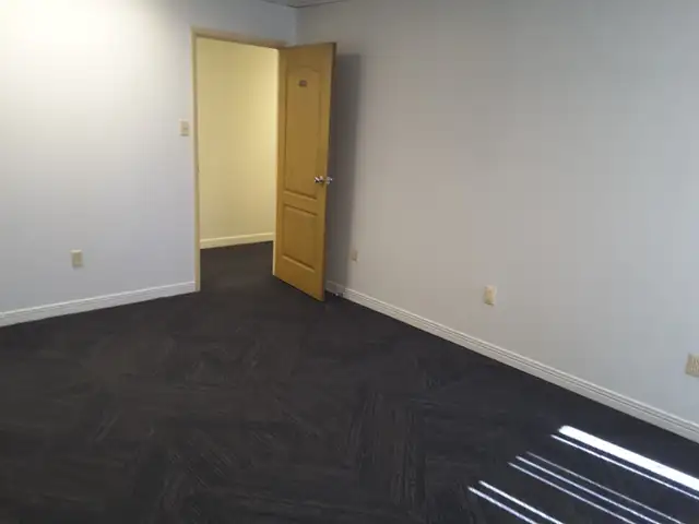 Quiet Office space in Commercial & Office Space for Rent in Oakville / Halton Region - Image 3