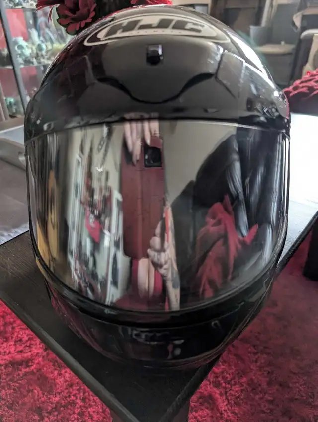 HJC Black Fullface Helmet in Motorcycle Parts & Accessories in Mississauga / Peel Region - Image 3