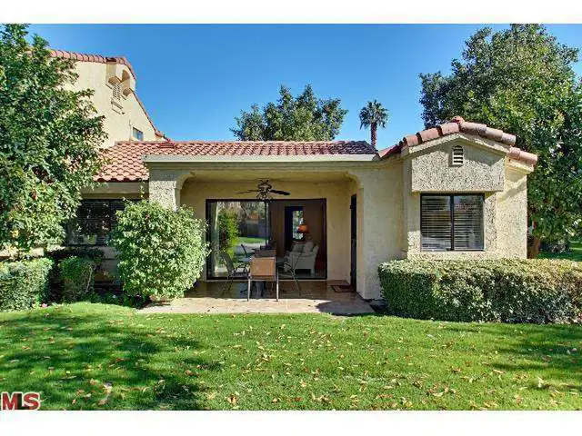 Palm Springs Condo in California in Canada - Image 2