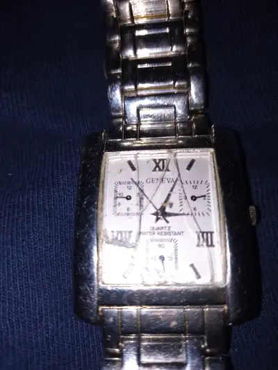 OLDER GENEVA MANS WATCH, View more