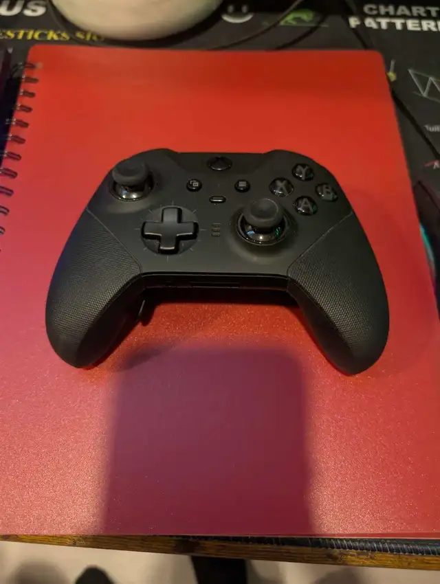 manette xbox élite 2 comme neuf  in Xbox Series X & S in Longueuil / South Shore - Image 3