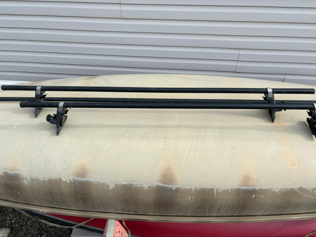 Yakima rain gutter roof rack. in Fishing, Camping & Outdoors in Whitehorse
