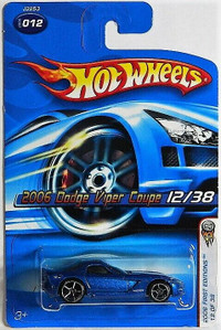 Hot Wheels 1/64 2006 Dodge Viper Diecast Car
