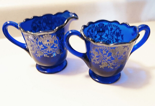 Vintage Cobalt Blue Glass Creamer and Sugar Bowl in Arts & Collectibles in Oshawa / Durham Region - Image 2