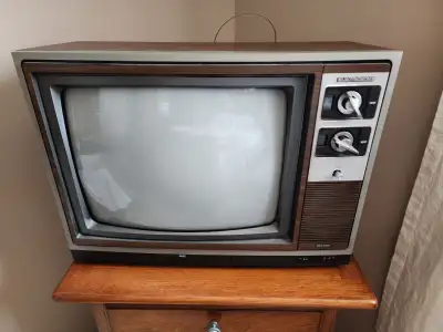 Model 48CA42 - Good Condition. DA Converter included. Best Offer.