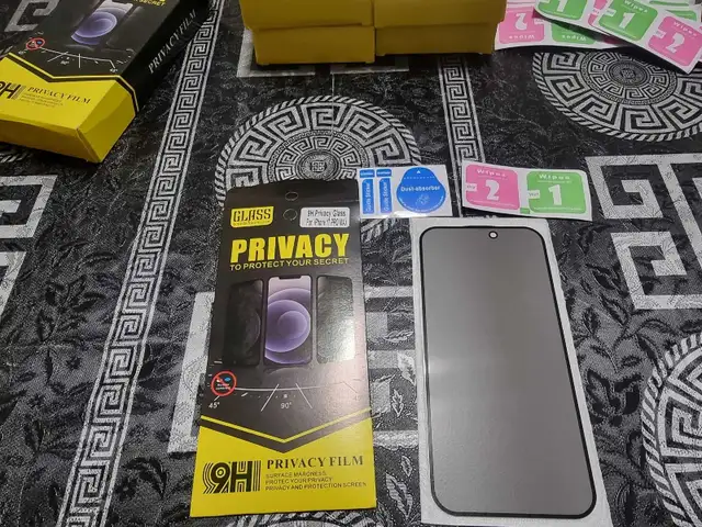 Verre de protection Privacy iPhone 17 Series (3 for 25$) in Laptop Accessories in City of Montréal - Image 3