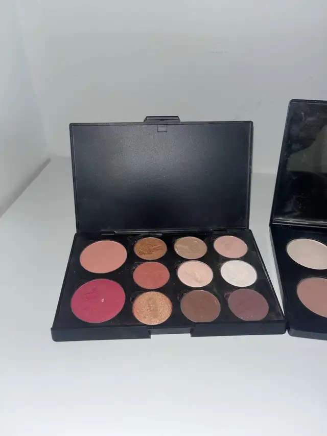 Makeup Palette Bundle Face, Blush, Contour & Eyeshadow Palettes in Other in Ottawa - Image 3