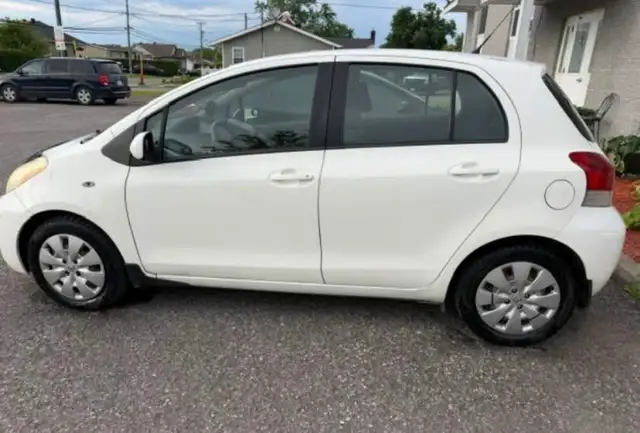 2011 Toyota Yaris $2400 as is