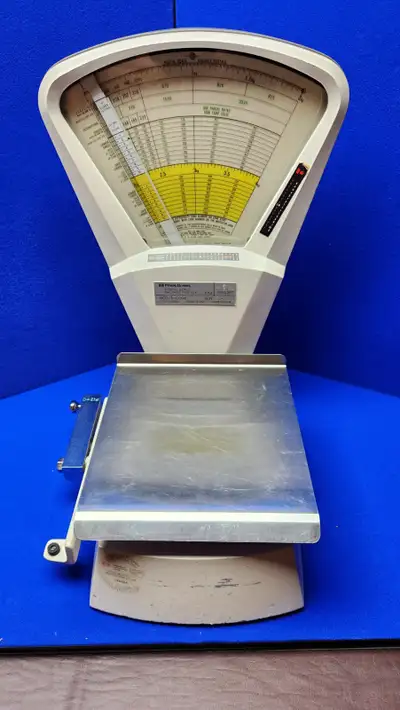 2-VINTAGE PITNEY BOWES POATAL SCALES 1) Model # 0142 SWA 207 1980 = 2 to 4kg 2) Model # S-510 1962 =...