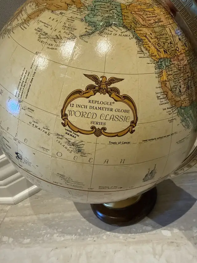 vintage globe in Arts & Collectibles in London - Image 5