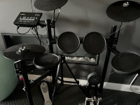 Yamaha drum set DTX  432K 99% new 