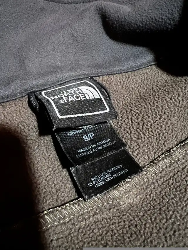 North Face APEX camp jacket mens small in Men's in City of Montréal - Image 3