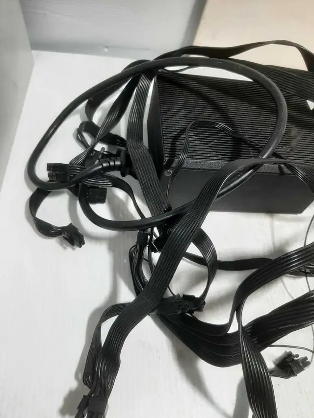 Rosewill 1500W PSU in System Components in City of Montréal - Image 5
