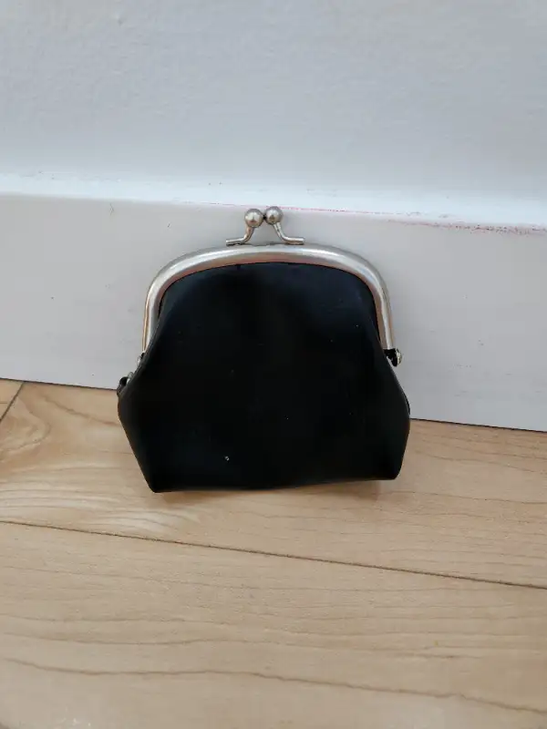 Women's Leather Metal Frame Double Kiss Lock Coin Purse