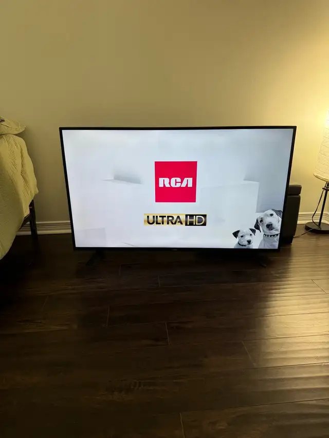 TV 50 inch in TVs in Markham / York Region - Image 3