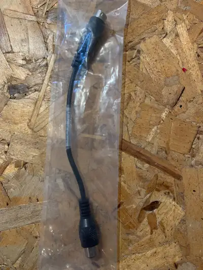 Adapteur RCA a s video / S video to RCA adaptor, View more