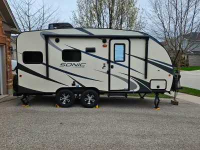 2017 Sonic SN170VBH Travel Trailer $18995 New Price! A gently used, one owner trailer in immaculate...
