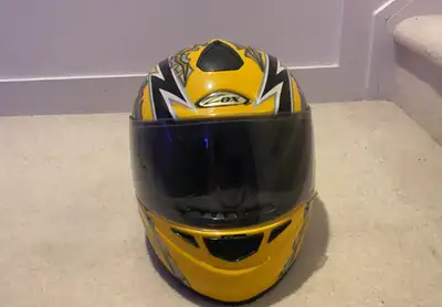Amazing Quality Motorcycle Helmet Great Material, really soft on the inside Goes for $90 - $100 reta...