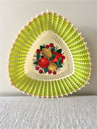 BOWL PLASTIC WOVEN FRUIT BOWL FROM GREECE CIRCA 1960- VINTAGE