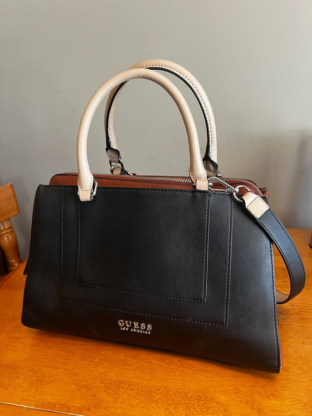 GUESS Leather Satchel/Purse F-60 (in Excellent Condition) in Women's - Bags & Wallets in Ottawa - Image 2