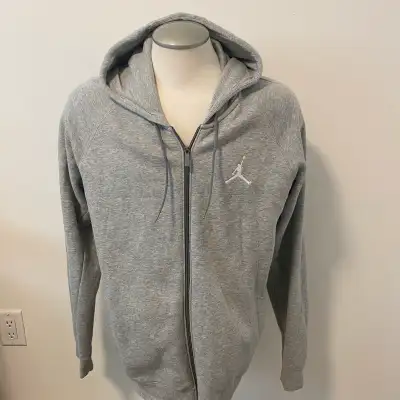 Air Jordan sweatershirt men’s size xlarge hoodie See photos for accurate measurements Make sure to c...