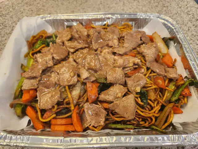 Party tray stir fry noodles  in Hobbies & Crafts in Cambridge - Image 3