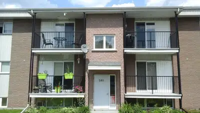 3 1/2 rue Forget secteur Cap de la Madeleine, Près de l'autoroute et de tous les services (Caisse, d...