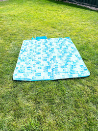 Waterproof picnic/beach blanket 