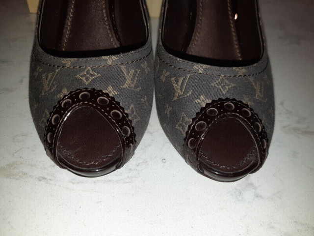 Open Toe Louis Vuitton Monogram Women's Shoes Size 38.5, US 8.5 dans Femmes - Chaussures  à Ville de Montréal - Image 3