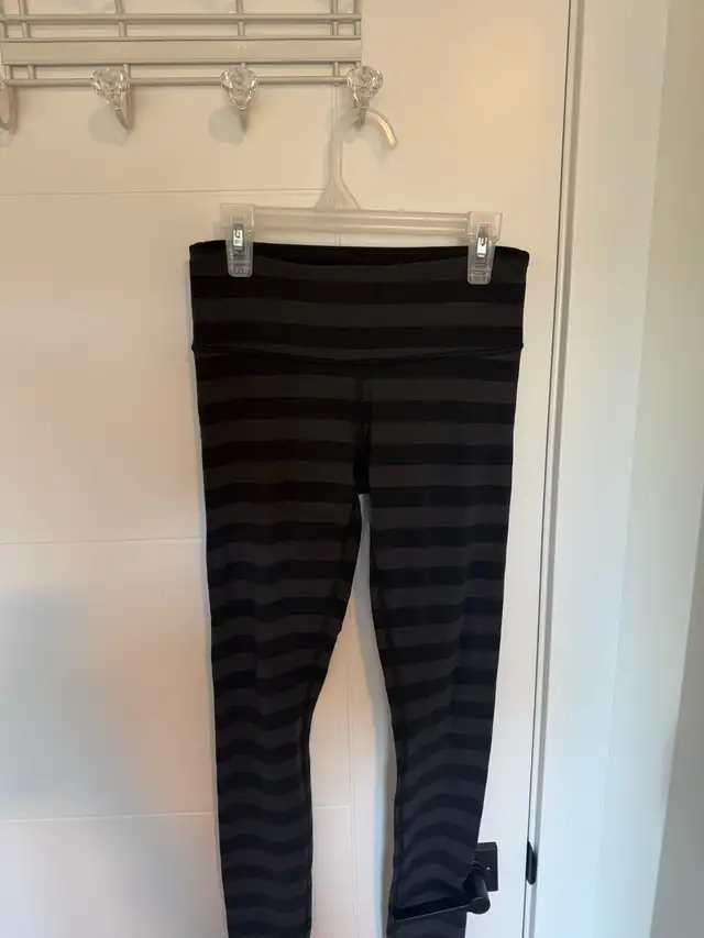 lululemon Wunder under leggings in Women's - Bottoms in Calgary - Image 4