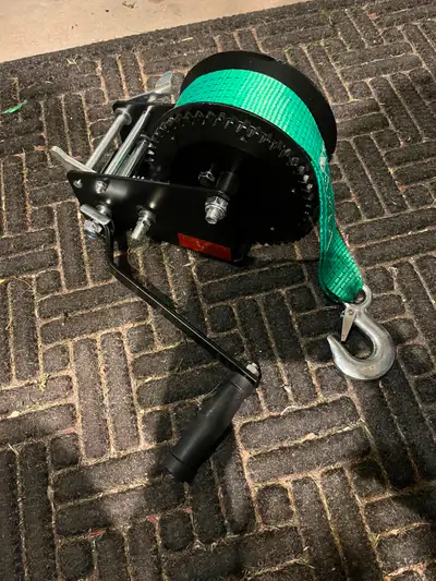 Brand new 2 speed hand winch.