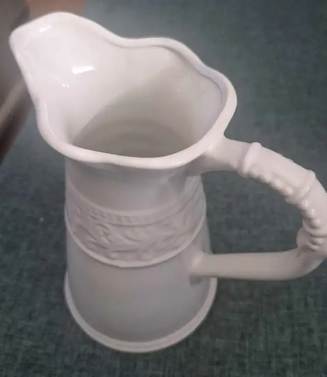 Ceramic Pitcher553392494515343362