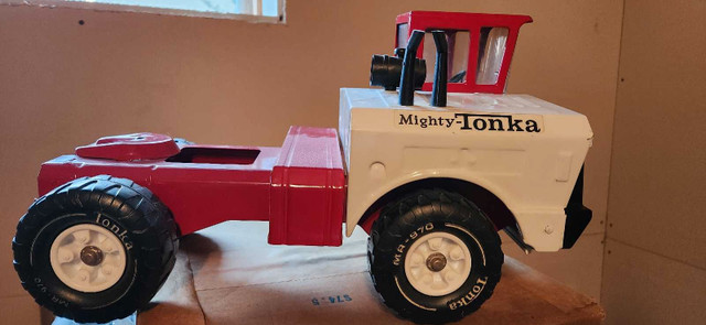 MIGHTY TONKA CAR CARRIER- ALL METAL! in Toys & Games in West Island