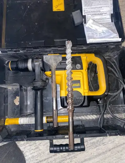 Dewalt 1-9/16in SDS max with drilling/chipping bits, View more