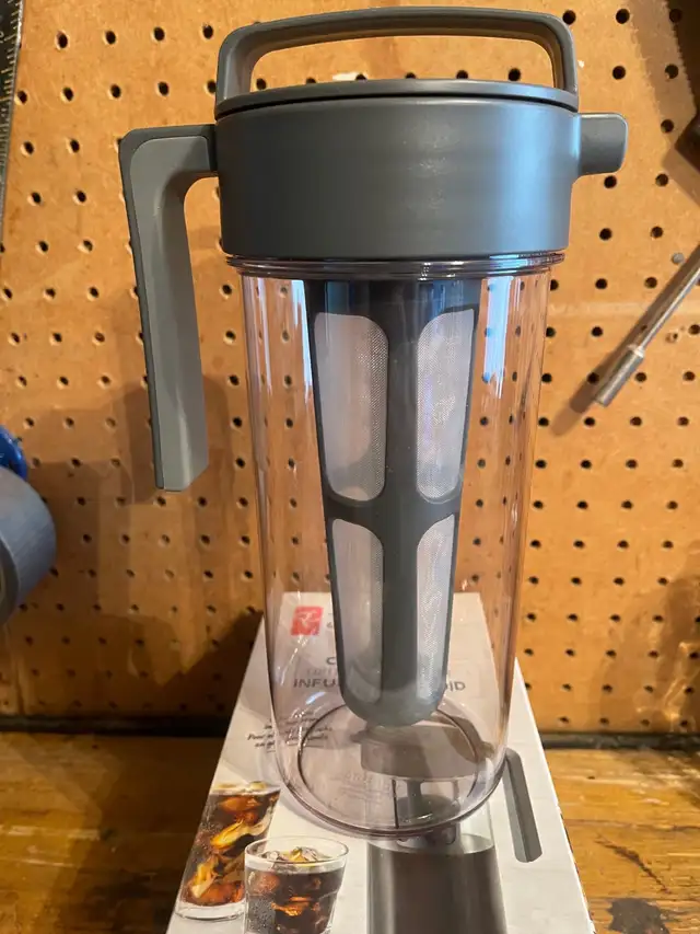 Coffee maker  in Kitchen & Dining Wares in Edmonton - Image 2