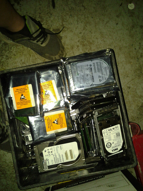 sata and sas hard drives 2.5 inch 3.5 inch ssd 1tb $20 hundreds in Other in City of Montréal - Image 4